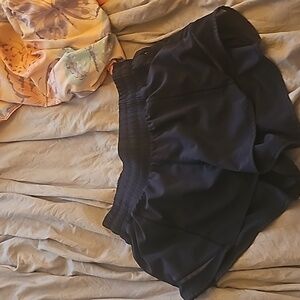 Lululemon shorts size 4